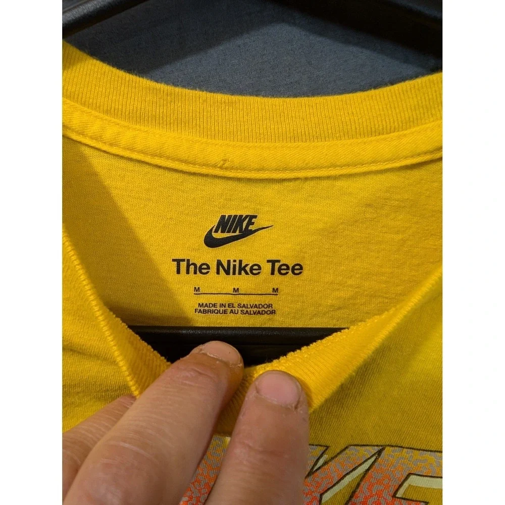 Nike Kids Yellow Turtle Surfing Graphic T Shirt Size‎ M